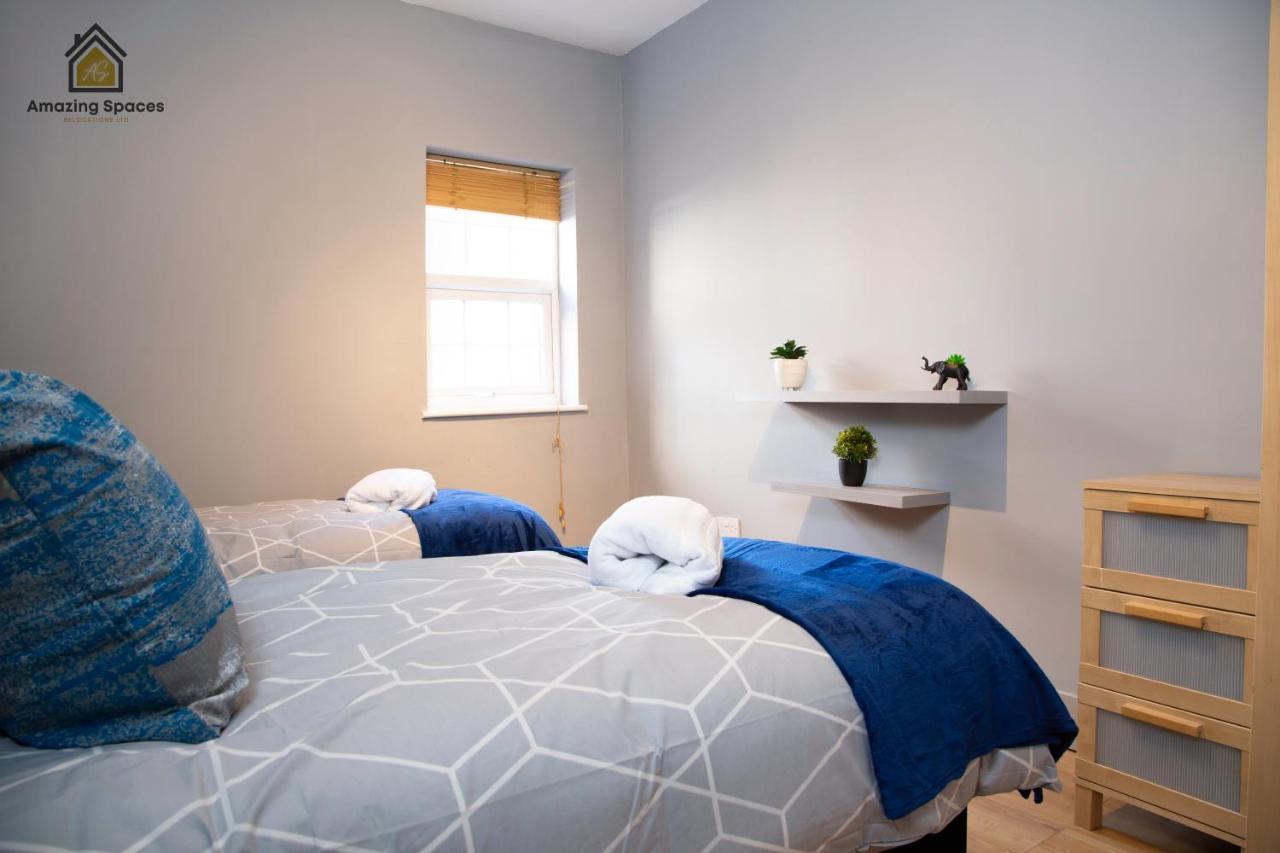City Centre 2 Bed Flat Sleeps 3 For Work And Leisure With Free Wifi By Amazing Spaces Relocations Ltd Warrington Extérieur photo