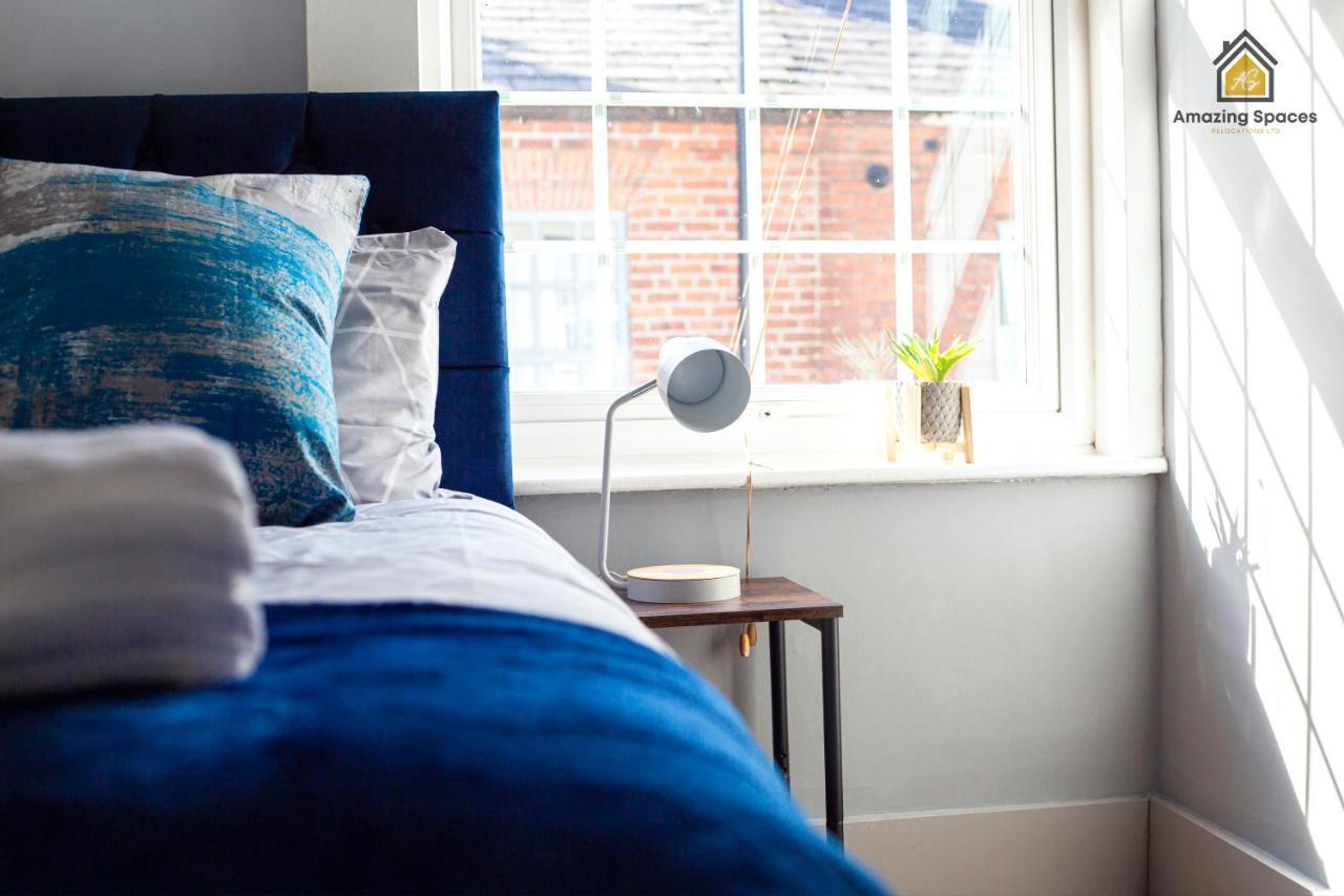 City Centre 2 Bed Flat Sleeps 3 For Work And Leisure With Free Wifi By Amazing Spaces Relocations Ltd Warrington Extérieur photo