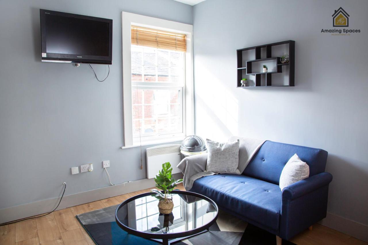 City Centre 2 Bed Flat Sleeps 3 For Work And Leisure With Free Wifi By Amazing Spaces Relocations Ltd Warrington Extérieur photo