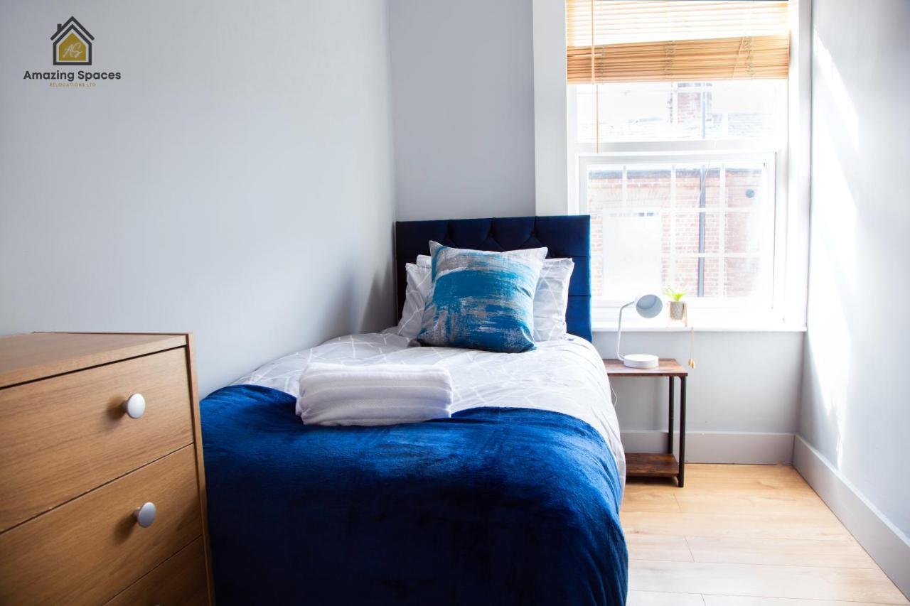 City Centre 2 Bed Flat Sleeps 3 For Work And Leisure With Free Wifi By Amazing Spaces Relocations Ltd Warrington Extérieur photo